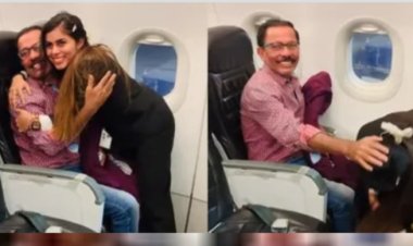 बेटी पायलट बनने के बाद पिता का आशीर्वाद लेते