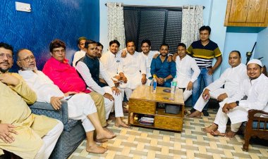 ईद मिलन समारोह में आपसी भाईचारे को बनाये रखने की मांगी गई दुआ।