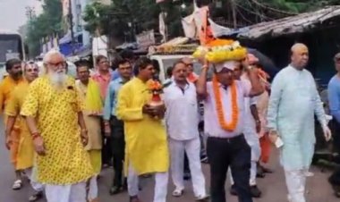 आसनसोल महावीर स्थान मंदिर में 9 दिवसीय श्री राम कथा प्रवचन आयोजित निकली शोभायात्रा