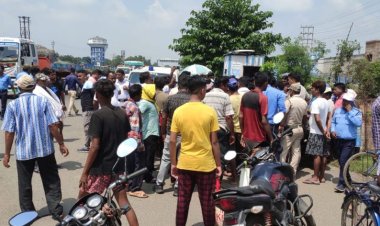 सड़क की मांग पर ग्रामीणों ने जाम किया हाइवे, जोरदार प्रदर्शन