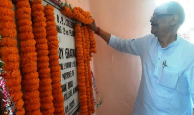 मंत्री मलय घटक ने किया मुंशी प्रेमचंद भवन का उद्घाटन