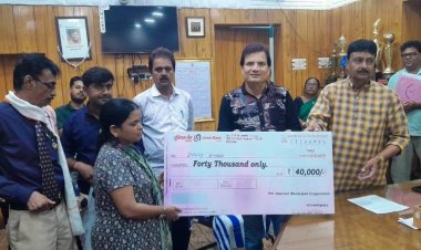 नेशनल फैमिली बेनिफिट स्कीम के तहत 10 को 40000 रुपए का चेक प्रदान