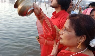 भगवान भास्कर को सुबह में अर्घ्य देने के साथ लोक आस्था के महापर्व छठ का समापन