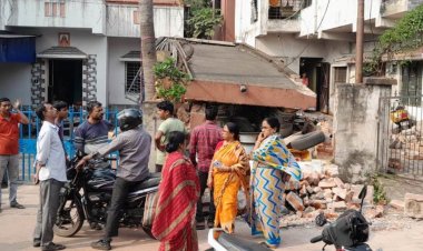 गैस सिलेंडर फटने से 5 लोग झूलसे, दो की हालत गंभीर