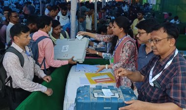 जिलों को दोनों सीटों पर 15 उम्मीदवारों के लिए 23 लाख मतदाता करेंगे वोटिंग