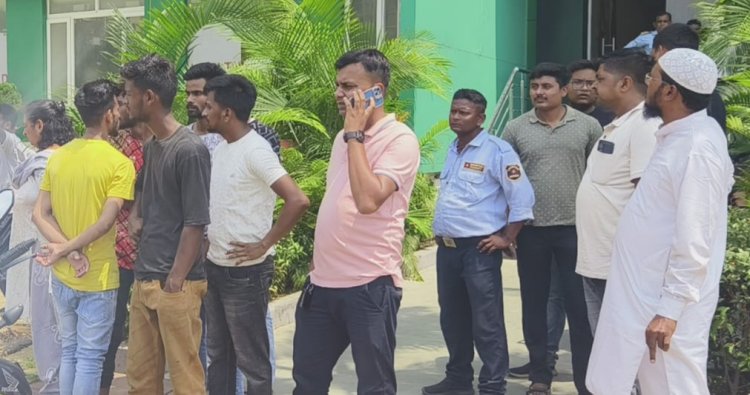 हॉस्पिटल के सामने से उठा ले गए युवक को, हंगामा