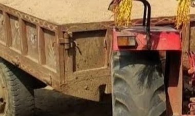 प्रशासनिक पाबंदी के बावजूद बालू चोरी, डंपर की जगह ट्रेक्टर का उपयोग, अवैध बालू लदे 2 ट्रैक्टर जब्त