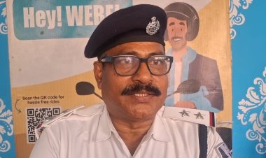 मोडिफाइ साइलेंसर पे ट्रैफिक पुलिस ने छात्रों को की जागरूक