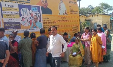 मंत्री मलय घटक के द्वारा निशुल्क स्वास्थ्य जांच मेडिकल के मध्य की गई