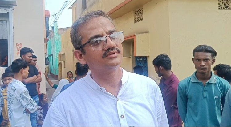 पीने के पानी समस्या को लेकर सड़क जाम का प्रदर्शन