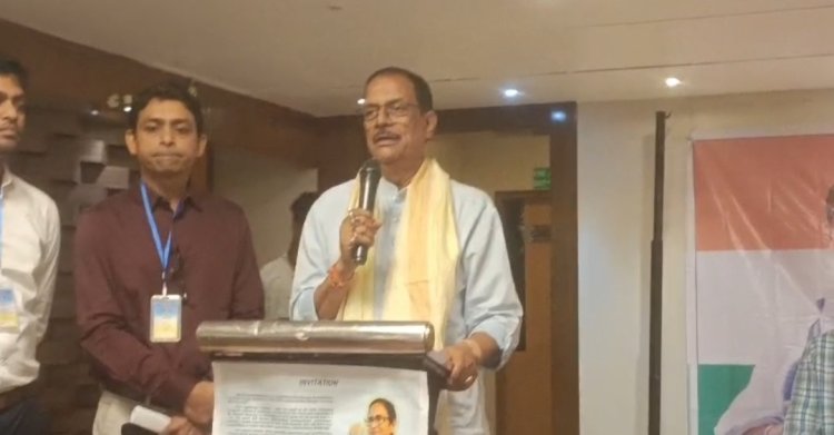 एक कार्यक्रम के दौरान प्रत्याशी मलाई घटक ने जिले में विकास मूल्य कार्यों का विवरण दिया