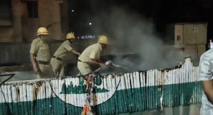 टीएमसी पार्षद मौसम बसु के कार्यालय में लगा आग