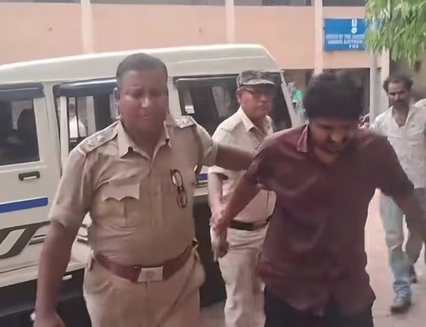 नौकरी दिलाने के नाम पर ठगी के आरोप में तृणमूल के उप-प्रधान गिरफ्तार पुलिस ने अदालत में किया पेश