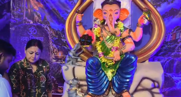 बार्णपुर में गणेश वंदना मंत्री अग्निमित्रा पाल ने कई पूजा पंडालों का किया उद्घाटन